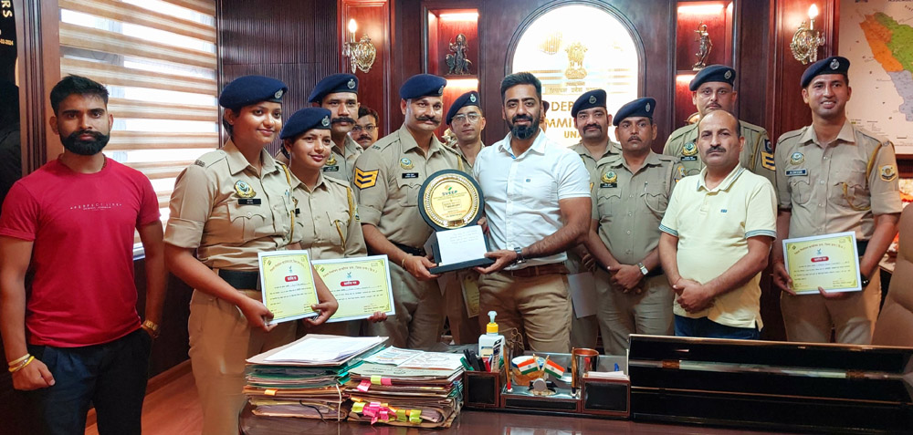 स्वीप के तहत उत्कृष्ट कार्य के लिए एकलव्य कला मंच सम्मानित